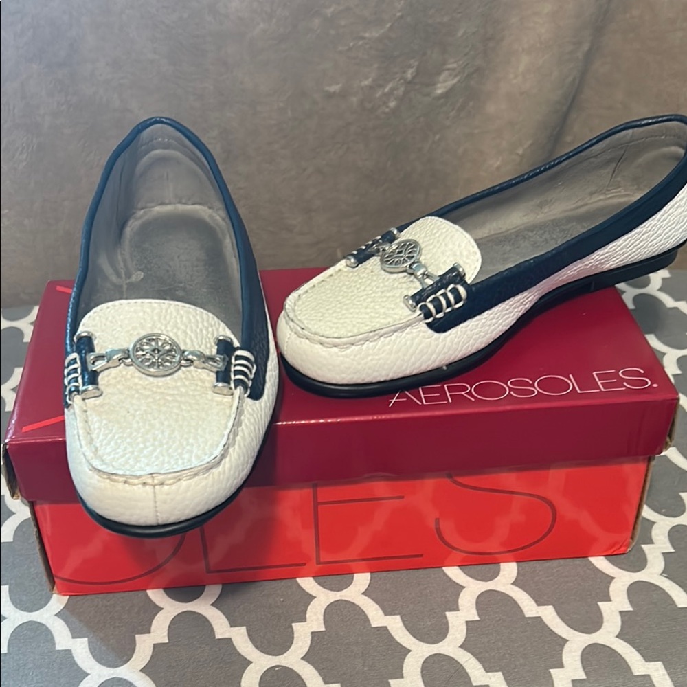 AEROSOLES White and Black Flats with Nautical Design
